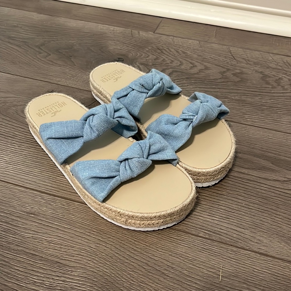 Hollister sandals